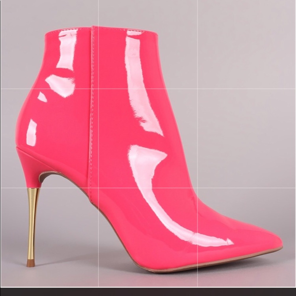 BOGO New Pink booties